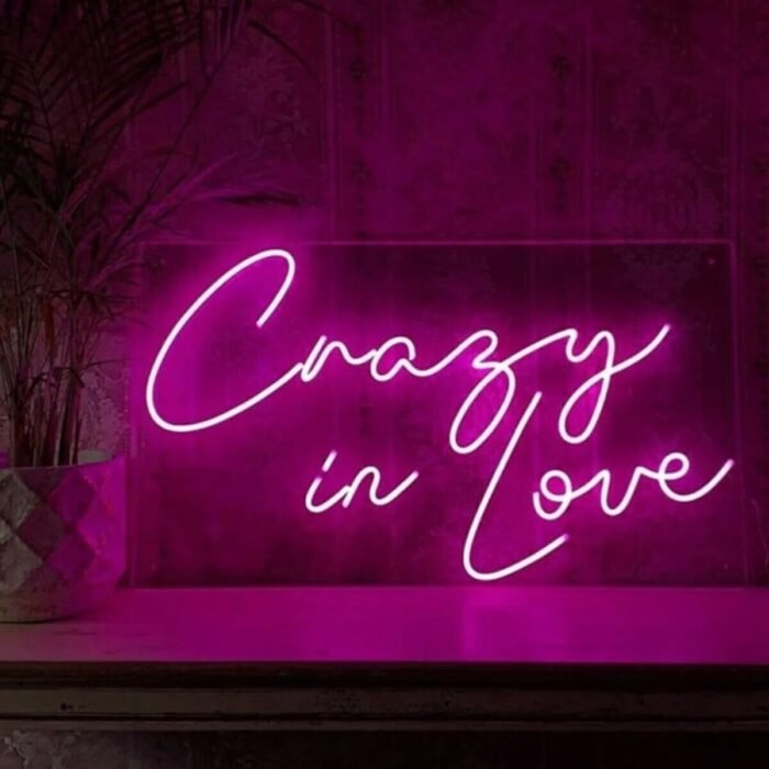 Crazy In Love Dekoratif Neon Led Tabela (60x40cm)